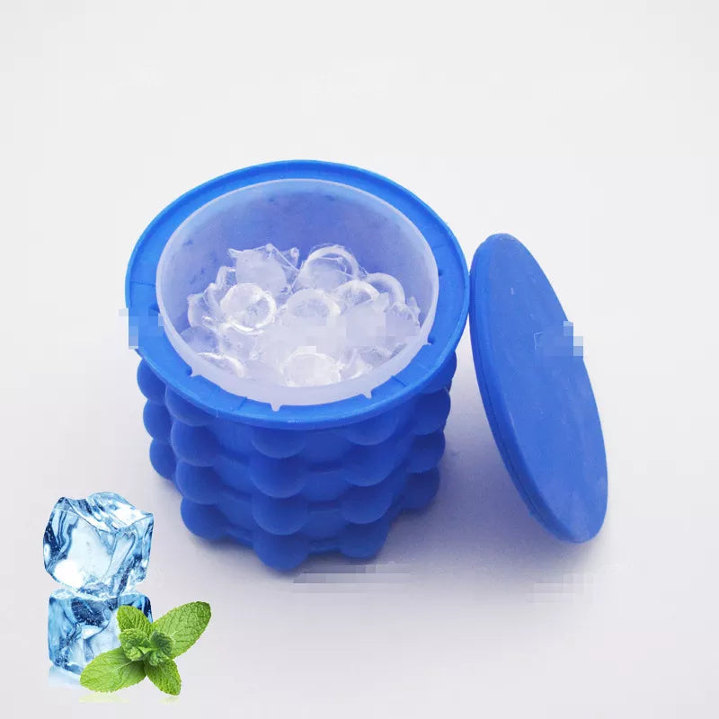 Silicone Ice Bucket 2 in 1 Large Mold with Lid Portable Space Saving Cube Maker Tools for Kitchen Party Barware 13.3*12.3 CM