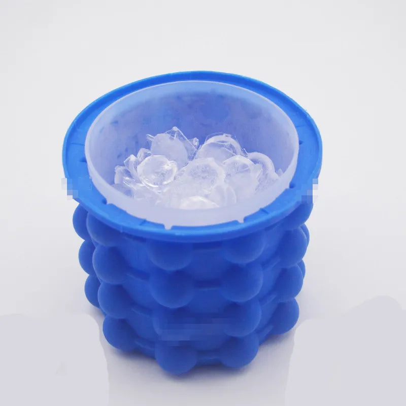 Silicone Ice Bucket 2 in 1 Large Mold with Lid Portable Space Saving Cube Maker Tools for Kitchen Party Barware 13.3*12.3 CM